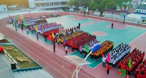 彈前中學(xué)新塑膠運(yùn)動場竣工