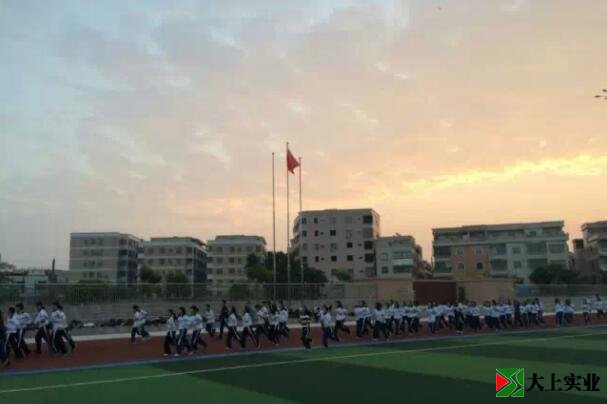 內宿生在進行晨練