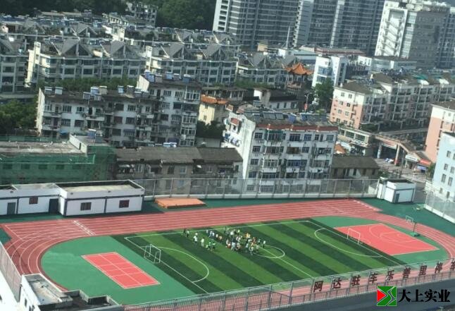 柏樹小學(xué)新田徑運動場