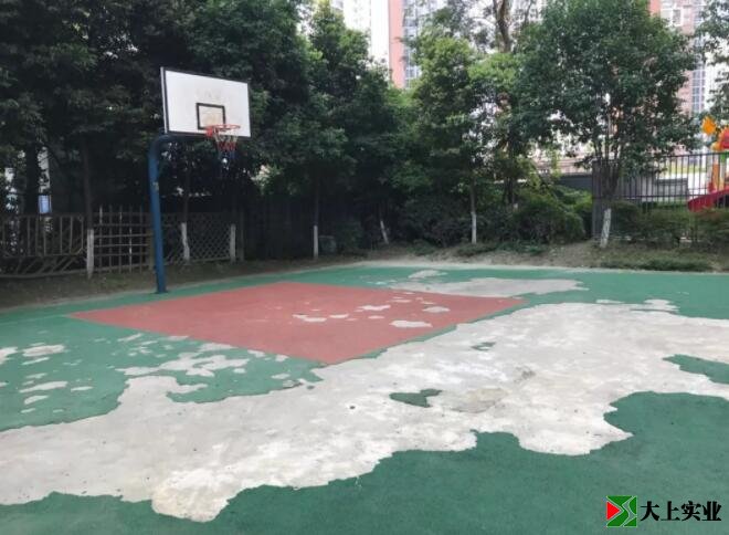  塑膠運(yùn)動(dòng)場(chǎng)維修申請(qǐng)報(bào)告