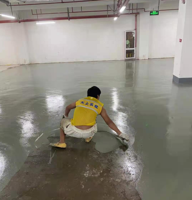 鹽田外國語學(xué)校地下停車場地坪漆項目